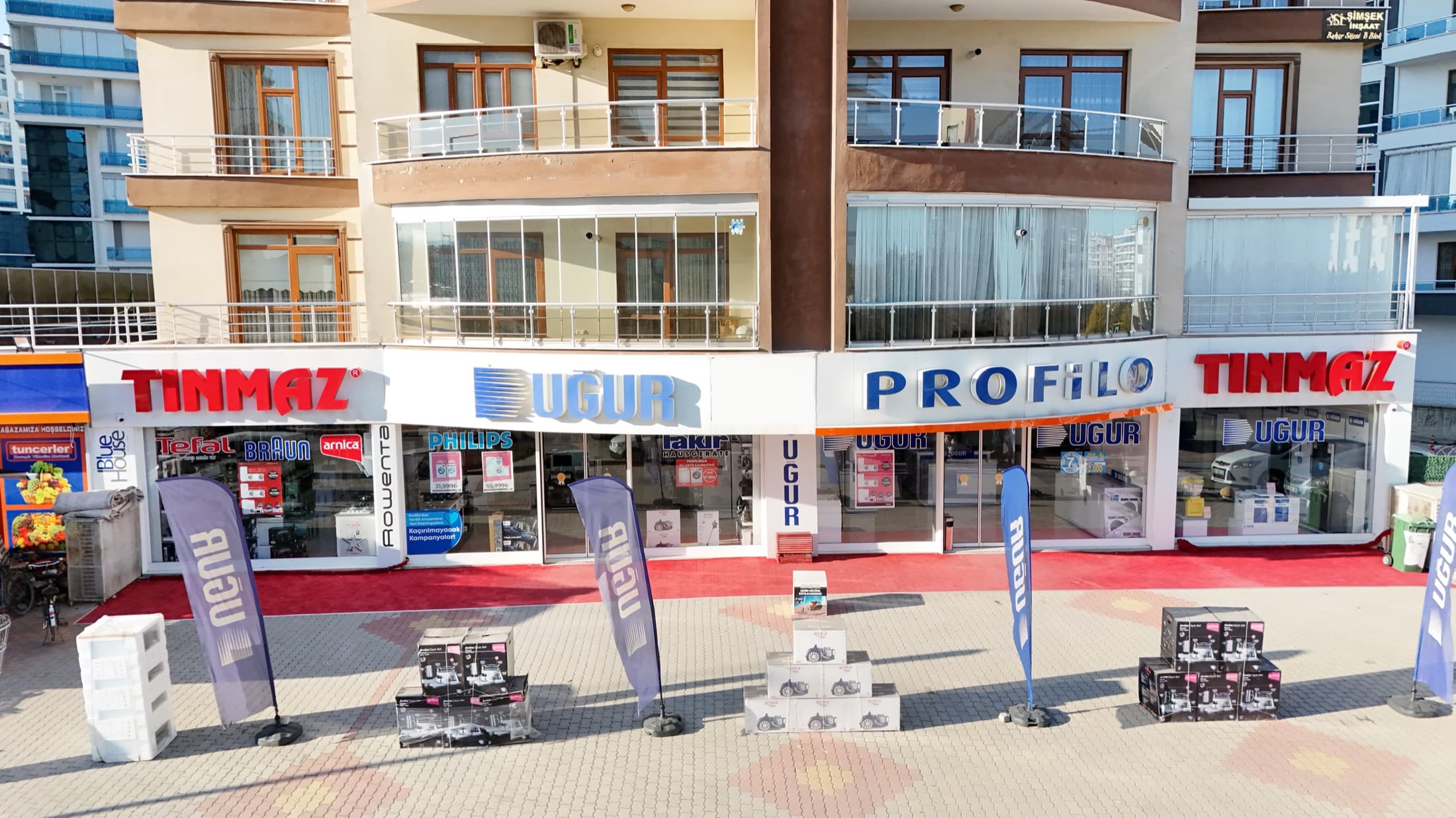 Çeçenistan Caddesi Tınmaz mağazası